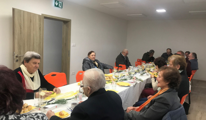 Október - mesiac úcty k starším. Posedenie s jubilantmi