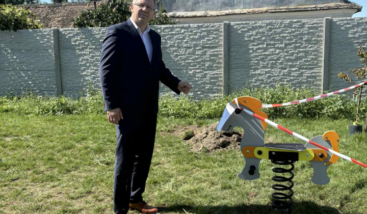 Aktuality / Koníky pre kuklovské deti - foto