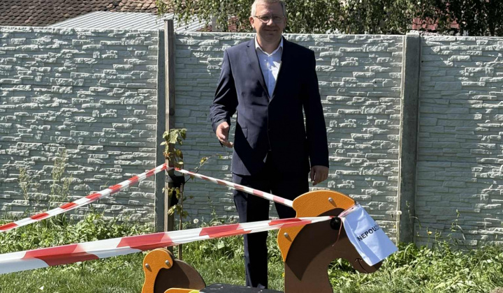 Aktuality / Koníky pre kuklovské deti - foto